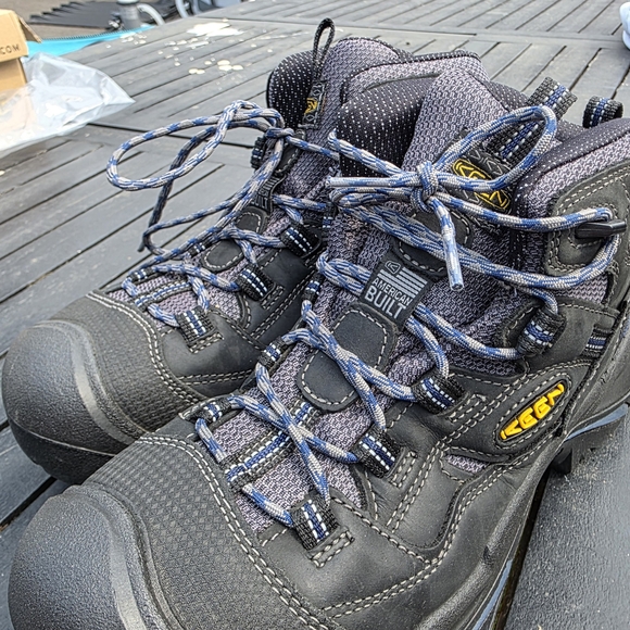 Keen Black and Gray Hiking Boots - Picture 1 of 4